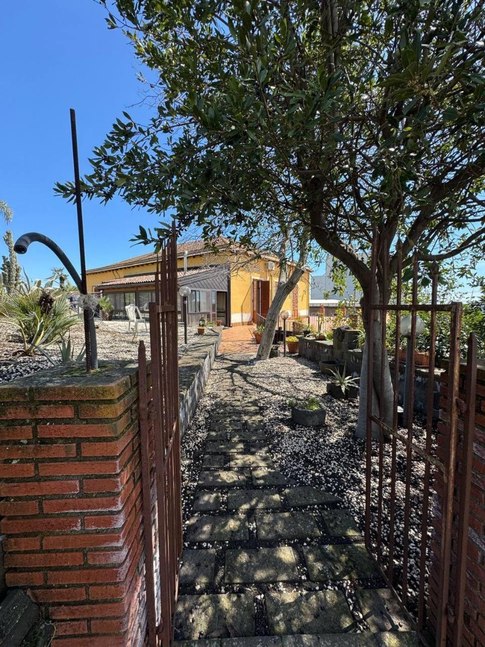 Bed and Breakfast Zest House Santa Venerina Esterno foto